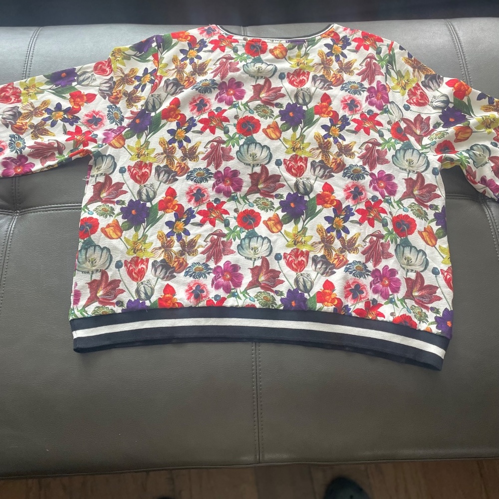 Women's Sweatshirt - Picture 13 of 15